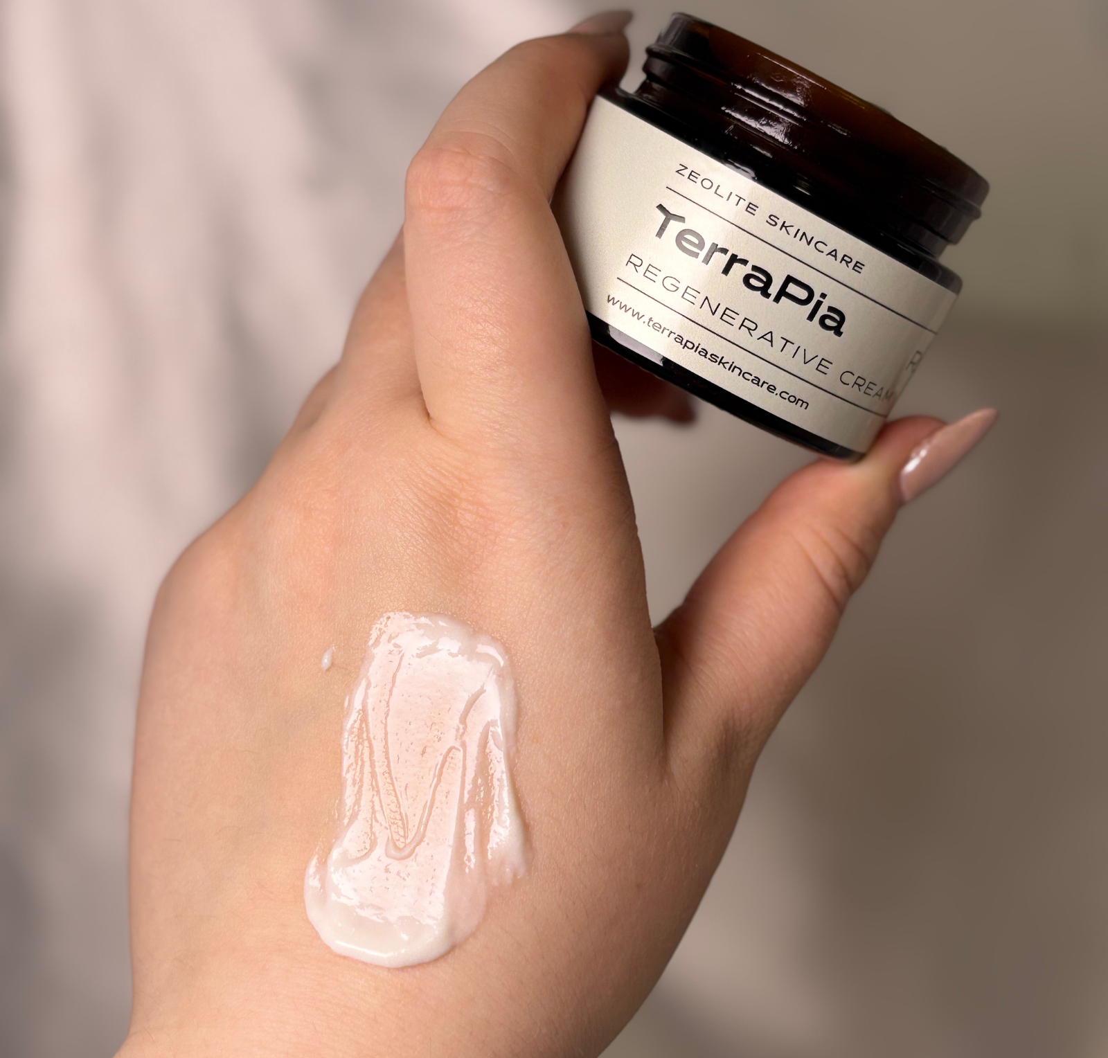 regenerativna-krema-zeolit-njega-koze-terrapiaskincare